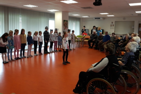 13.5.2019 Pohádková muzika v domově pro seniory